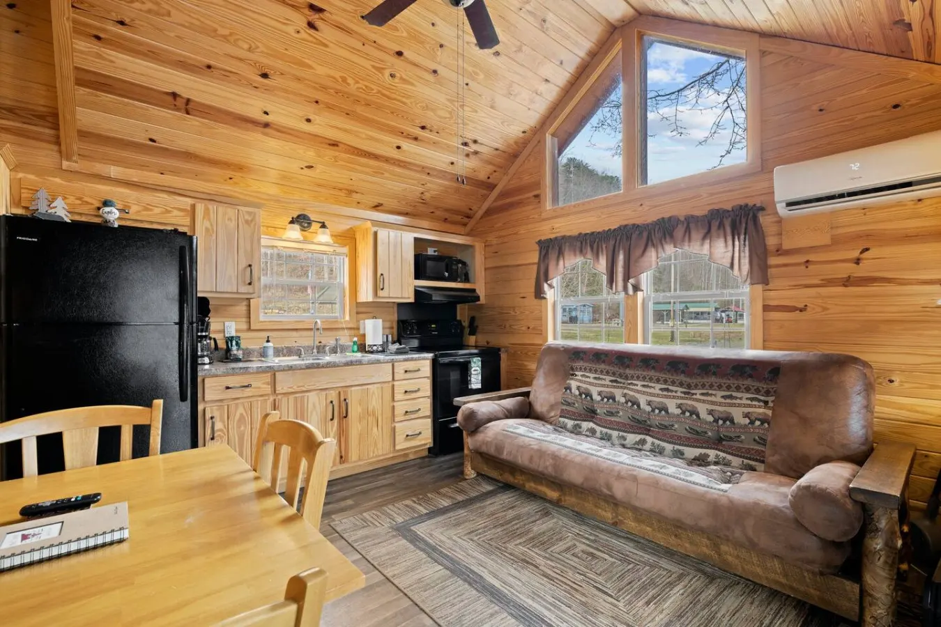 Riverfront Cabin Deck, Fire Pit & Near Smokies 7