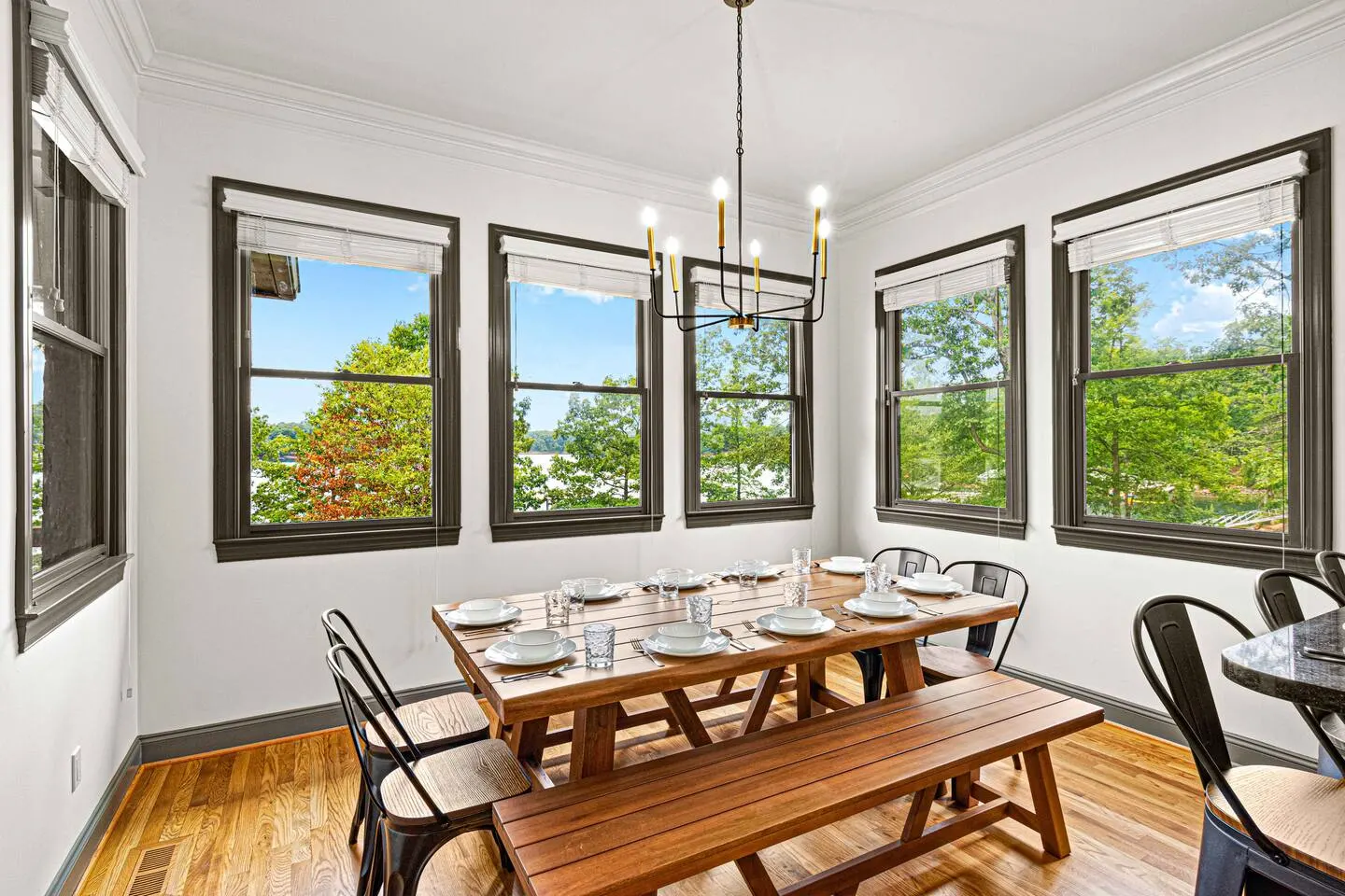 *Spacious Lakefront Mansion: 2 Hot Tubs, Sleeps 38 8