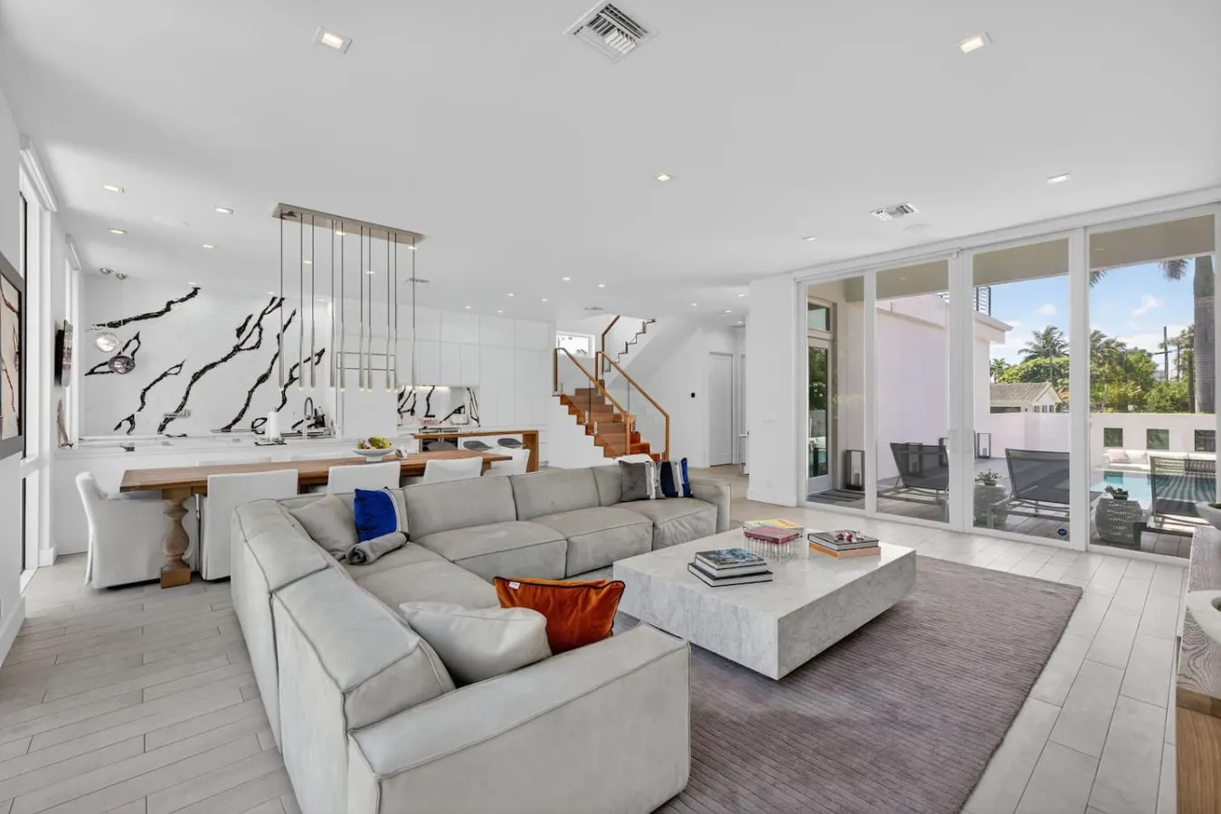 Stunning 3BR Villa W/Heated Pool • Hollywood Beach — photo 2