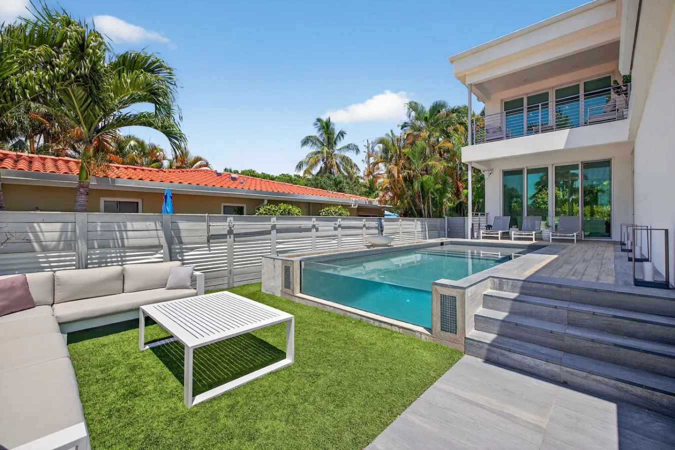 Stunning 3BR Villa W/Heated Pool • Hollywood Beach — photo 4