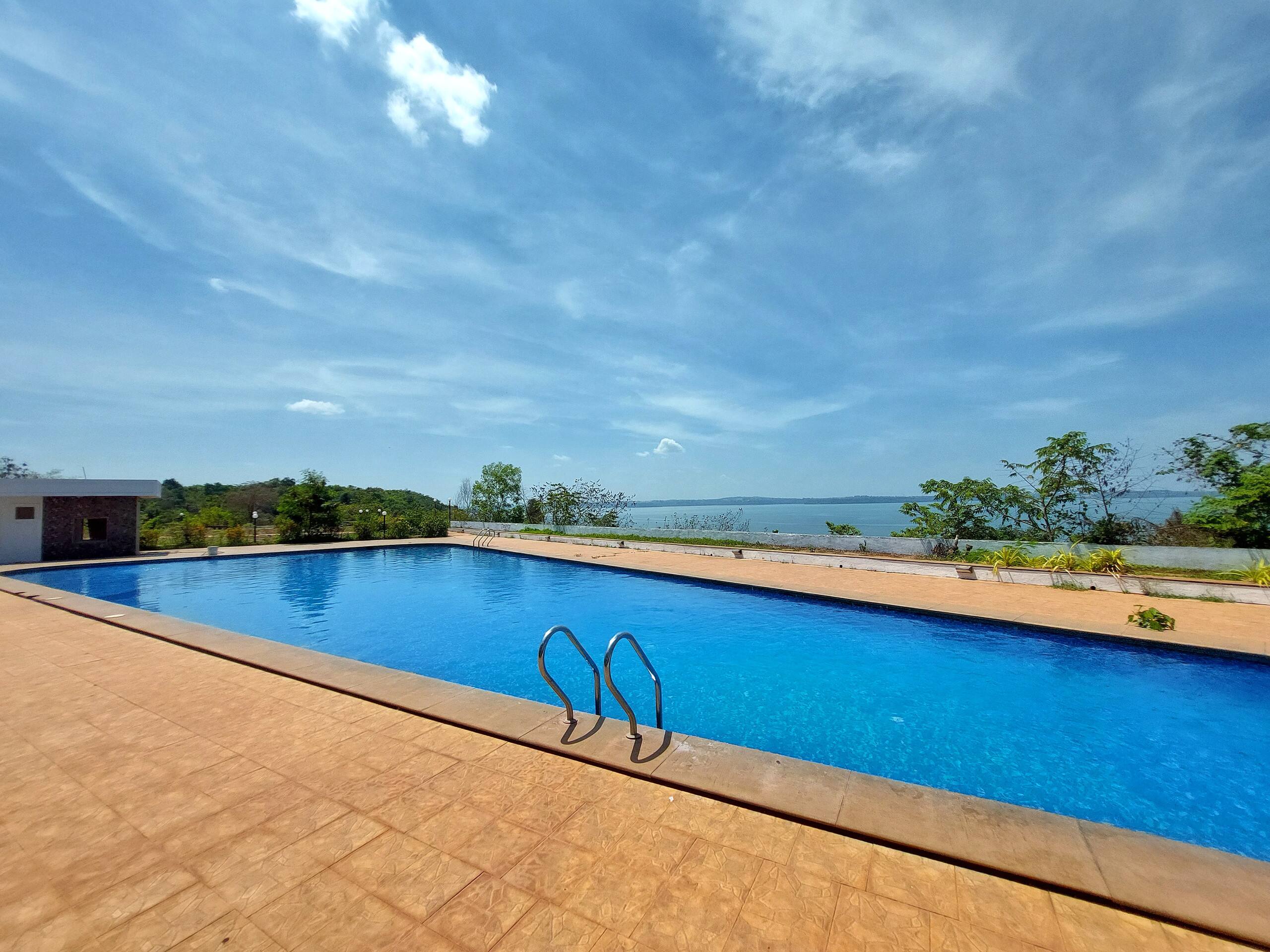Panoramic Sea View 2BHK | Nr. Casinos | Mirashya 33