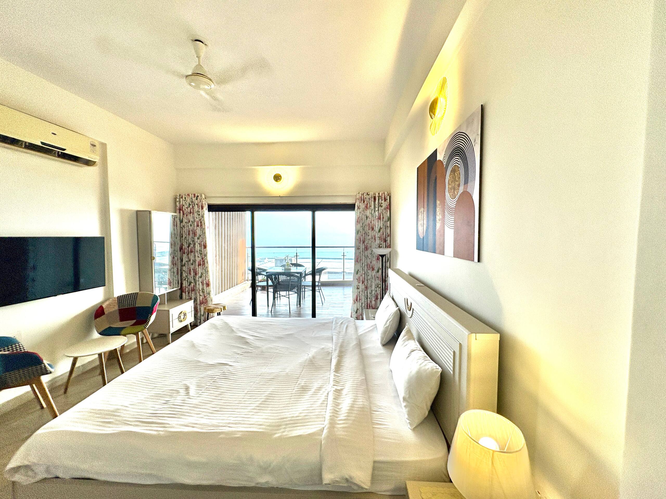 Panoramic Sea View 2BHK | Nr. Casinos | Mirashya 17