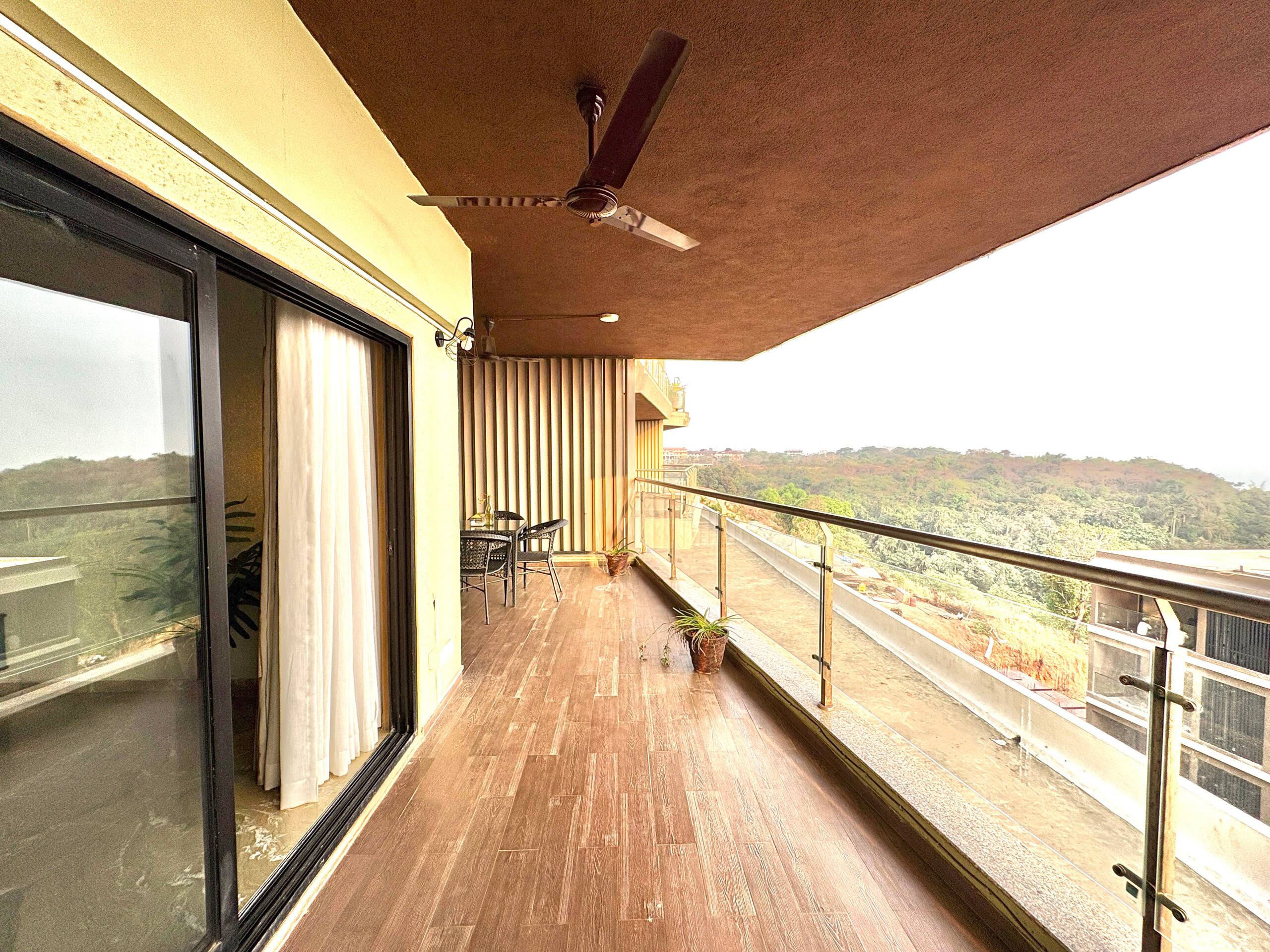 Panoramic Sea View 2BHK | Nr. Casinos | Mirashya 4