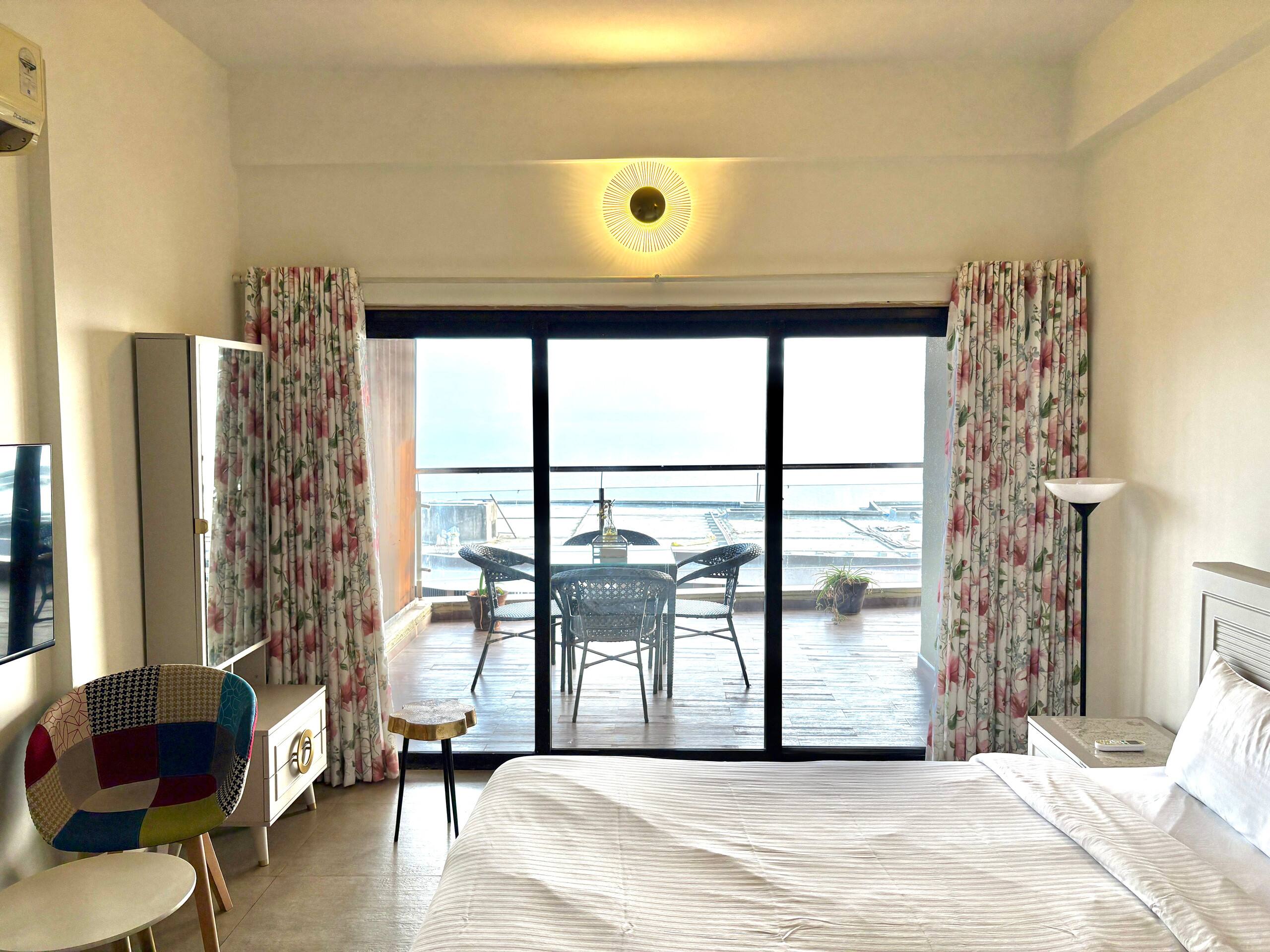 Panoramic Sea View 2BHK | Nr. Casinos | Mirashya 6
