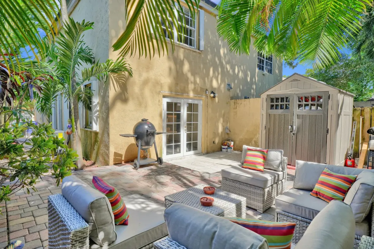 SF Home Away From Home in Coconut Grove 2