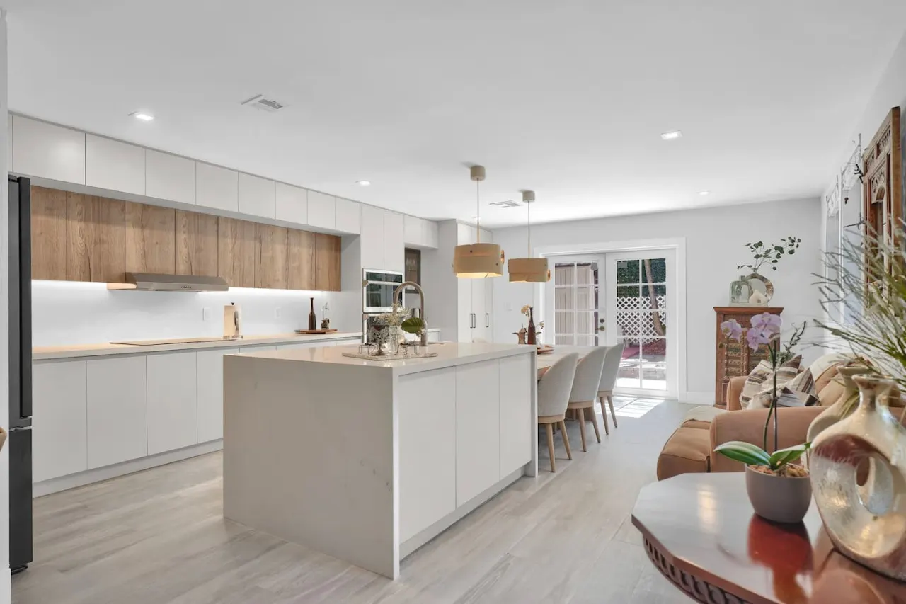 SF Home Away From Home in Coconut Grove 10