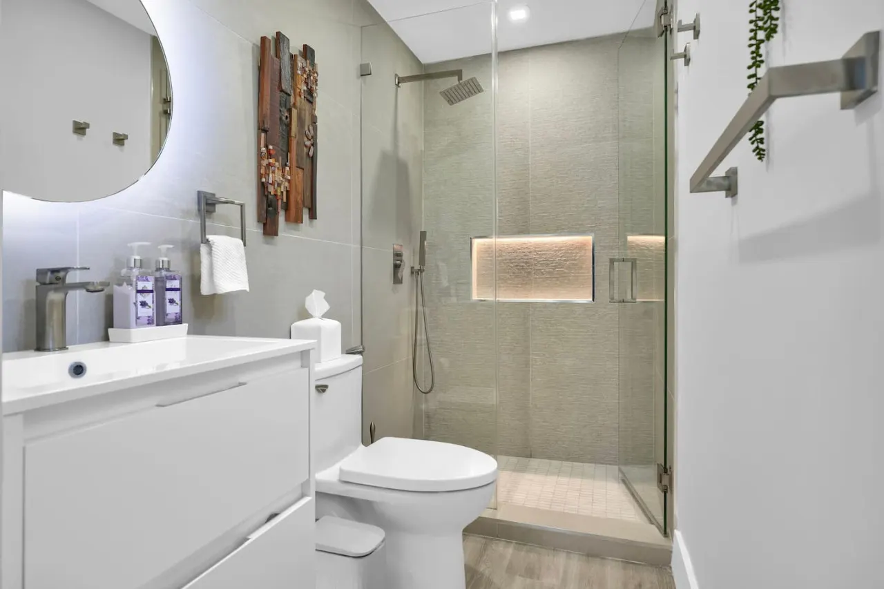 SF Home Away From Home in Coconut Grove 5