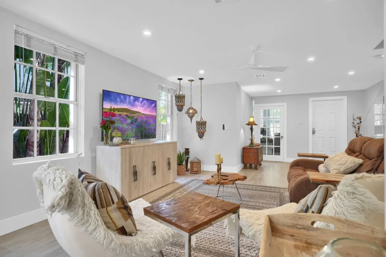 SF Home Away From Home in Coconut Grove 8