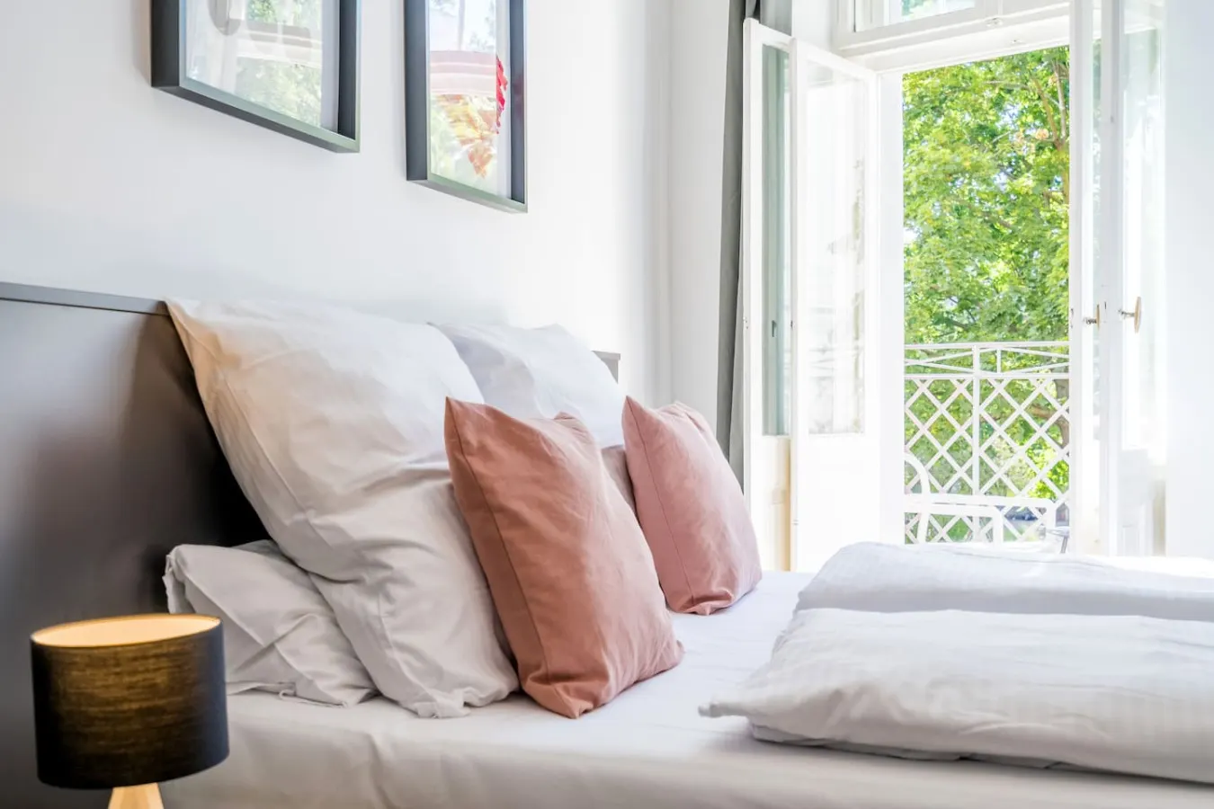 Stylish Apartment with Balcony in Prenzlauer Berg — photo 2