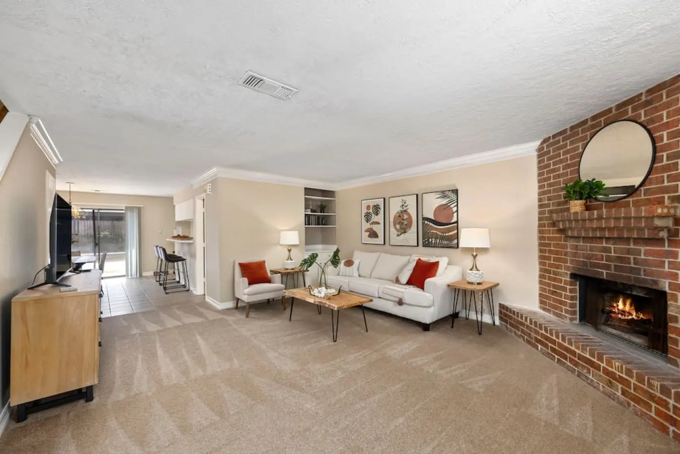 Montrose 2BR Townhome, Sleeps 10, Walk to Downtown Dining - Houston 2