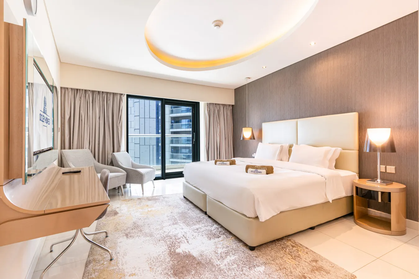Sleek Central 60th Floor Home 4