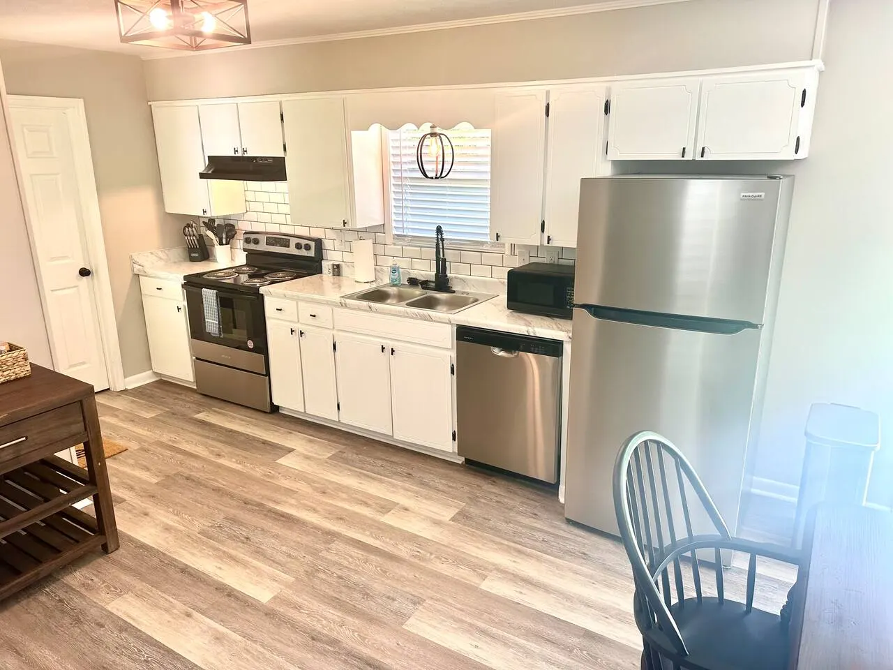 The Cozy Cottage 1/2 mi to Anniston Army Depot — photo 4