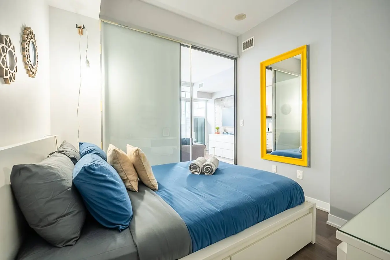 Modern 1BR Home Sleeps 4 Prime Location 2