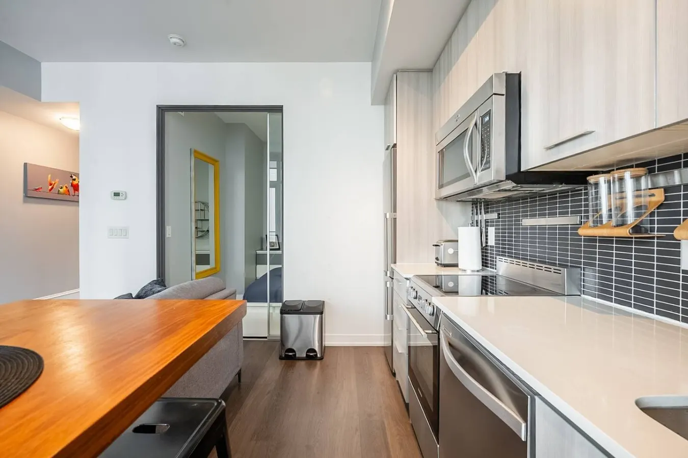 Modern 1BR Home Sleeps 4 Prime Location 9