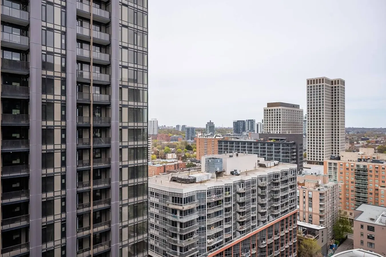 Modern 1BR Home Sleeps 4 Prime Location 18