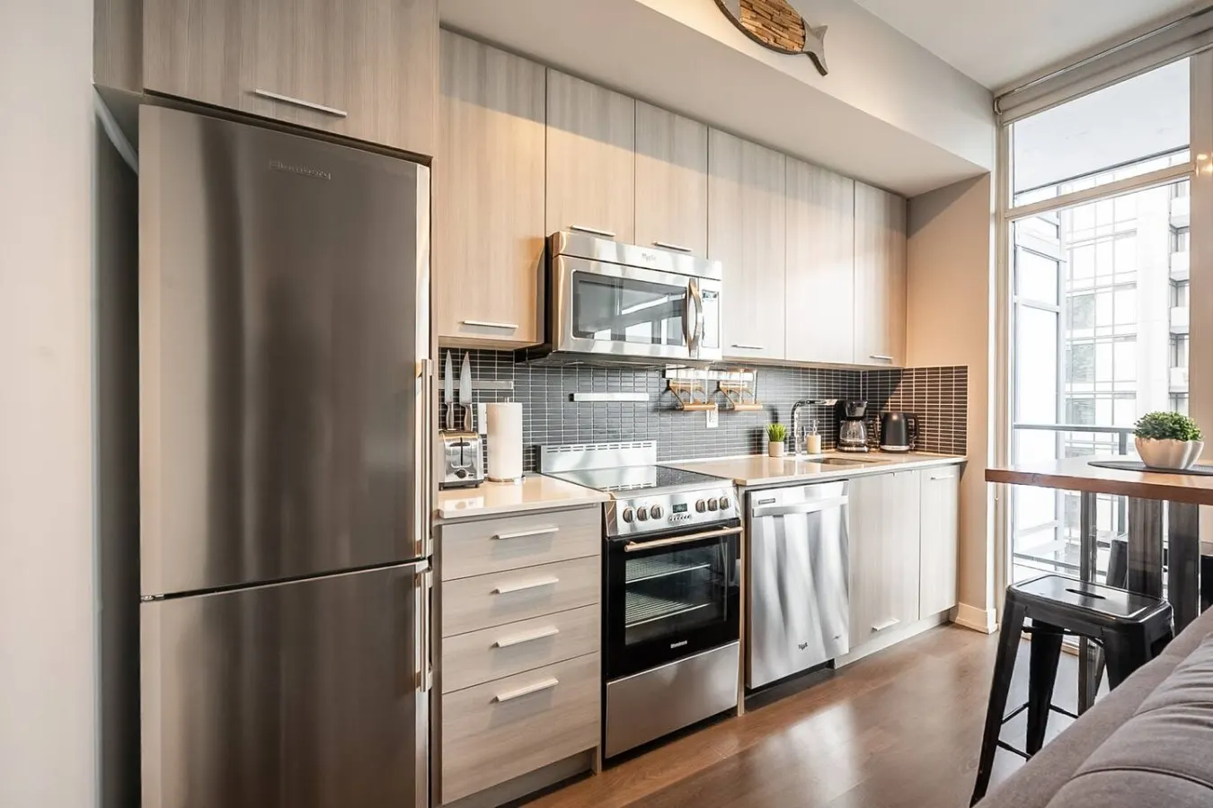 Modern 1BR Home Sleeps 4 Prime Location 4