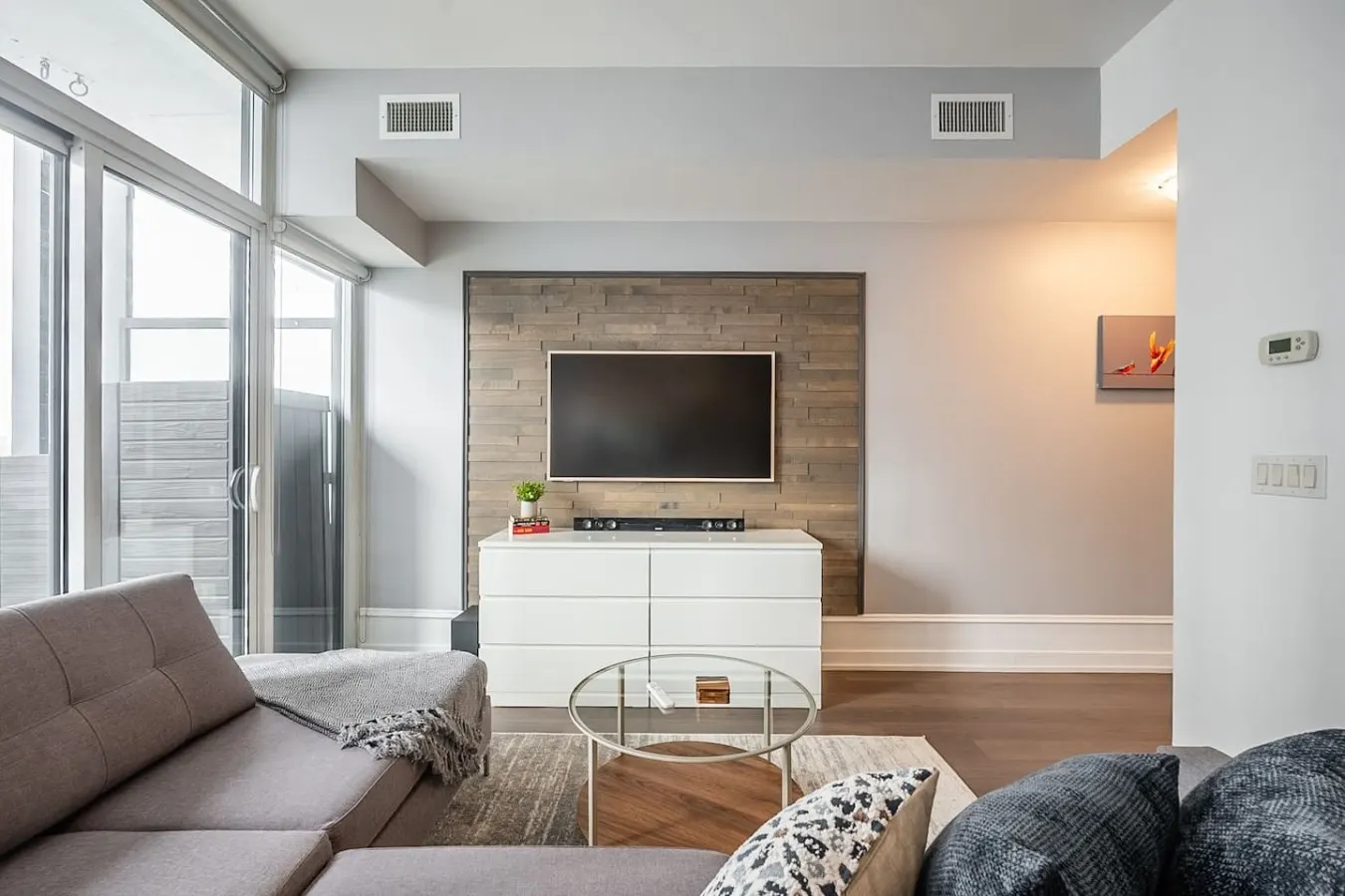 Modern 1BR Home Sleeps 4 Prime Location 6