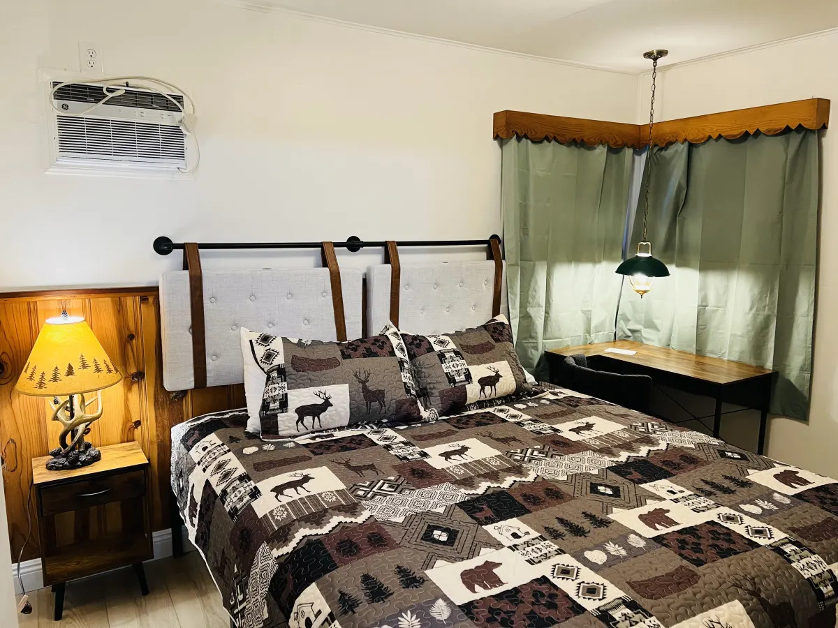 Charming Timber Haven Lodge (1BRM-4guest) Cabin #6 1