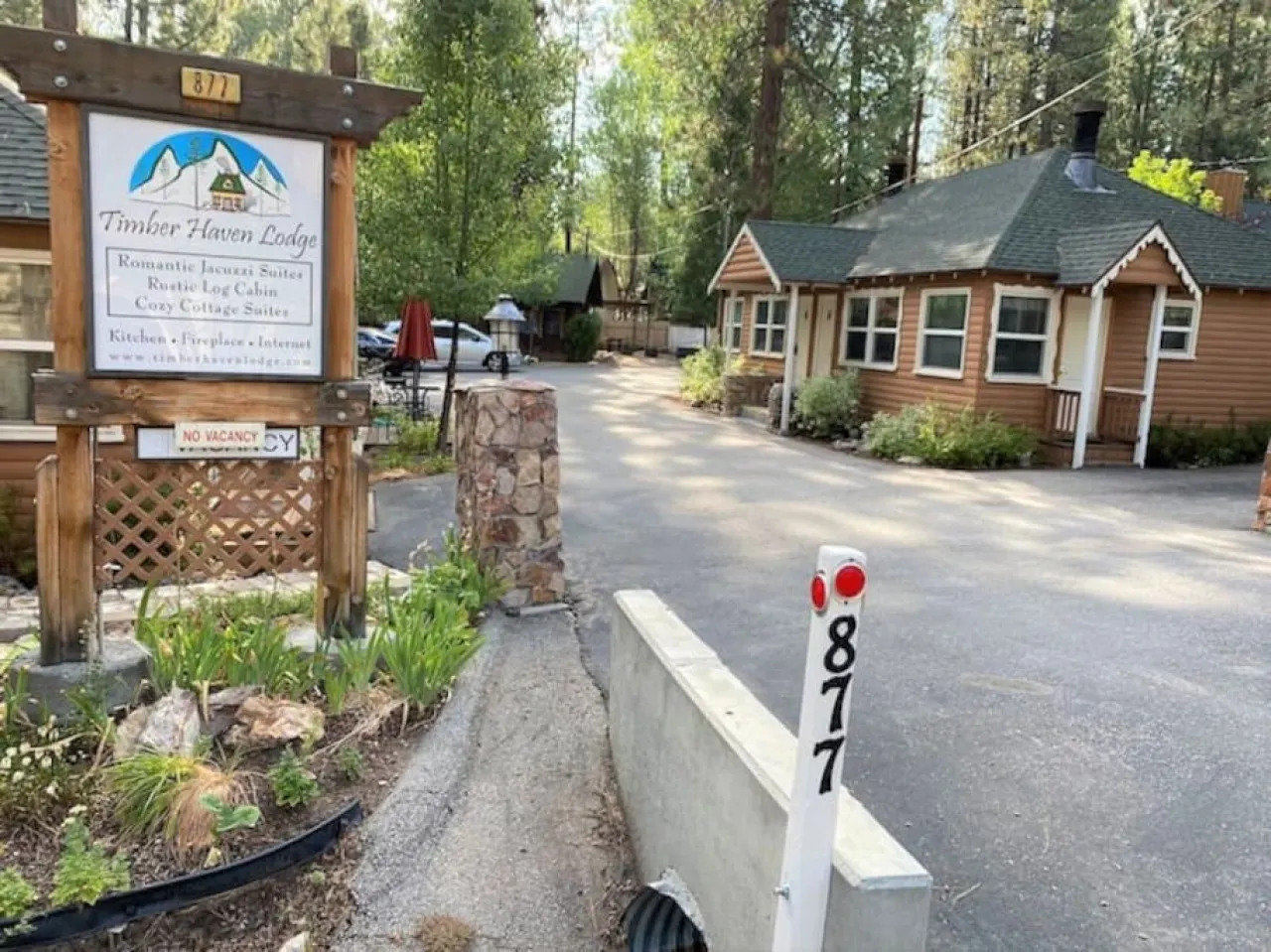 Charming Timber Haven Lodge (1BRM-4guest) Cabin #6 14