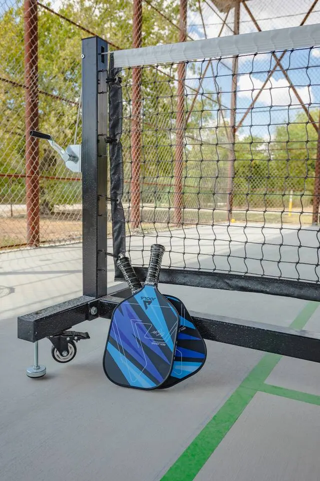 Scale House | Historic Texas Getaway | Sport Court — photo 2