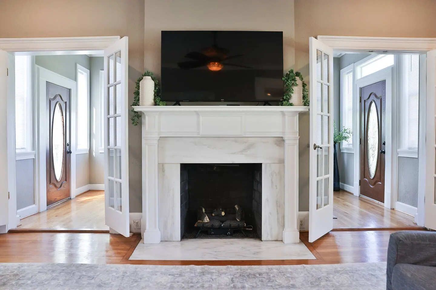 The Grand Colonial Manor on East 11th (3 Kings) 11
