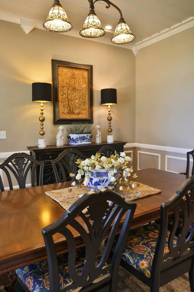 The Grand Colonial Manor on East 11th (3 Kings) 15