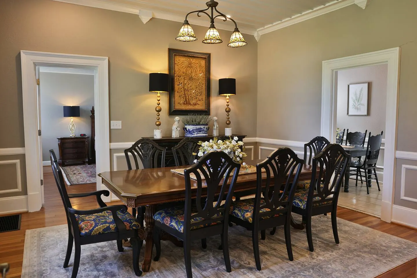 The Grand Colonial Manor on East 11th (3 Kings) — photo 4