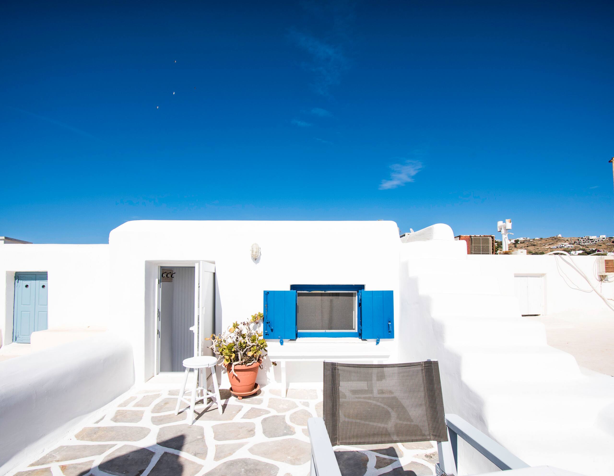 A Secret in the <3 of Mykonos Town 19