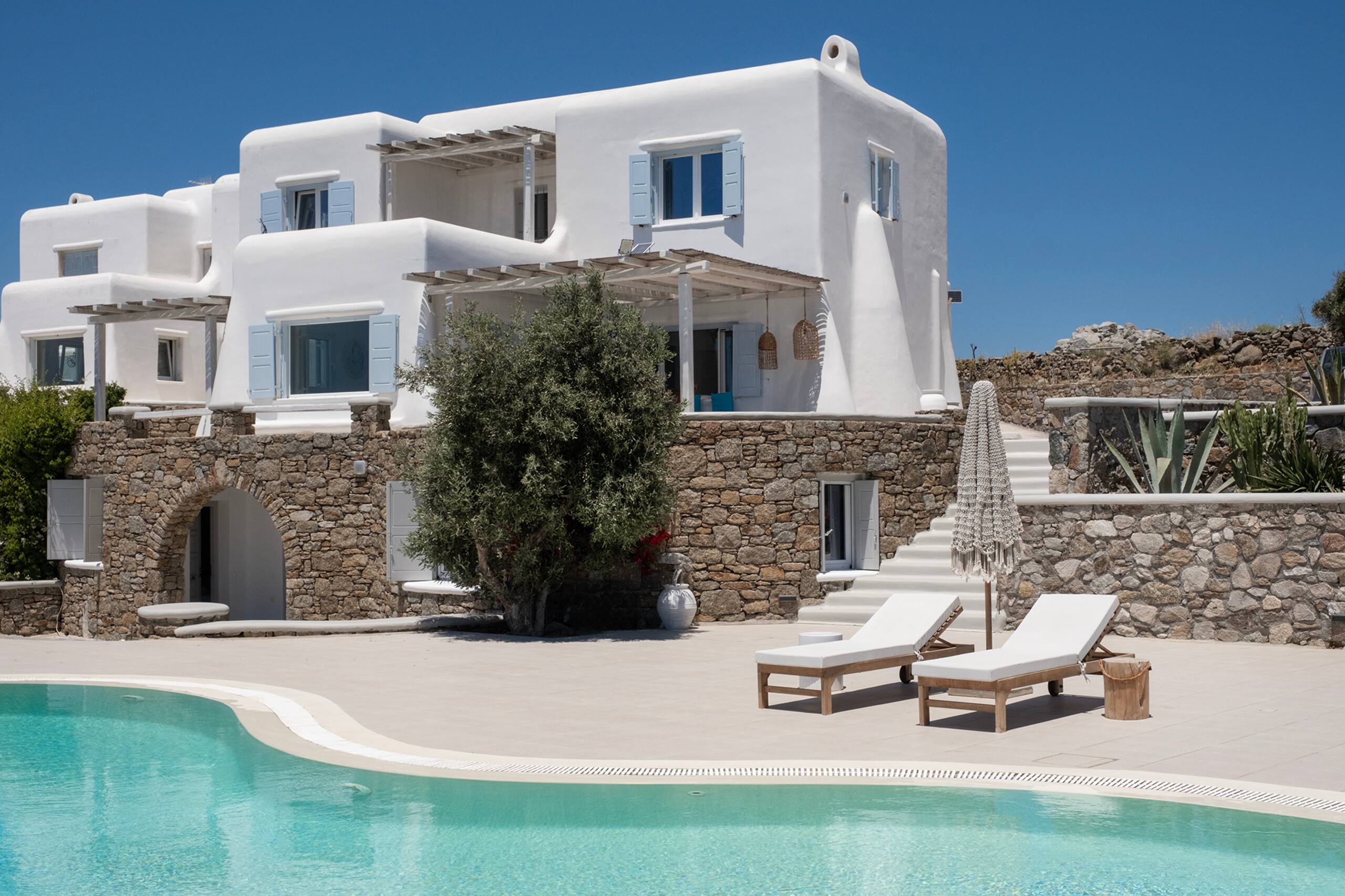 The Mykonian Escape 33