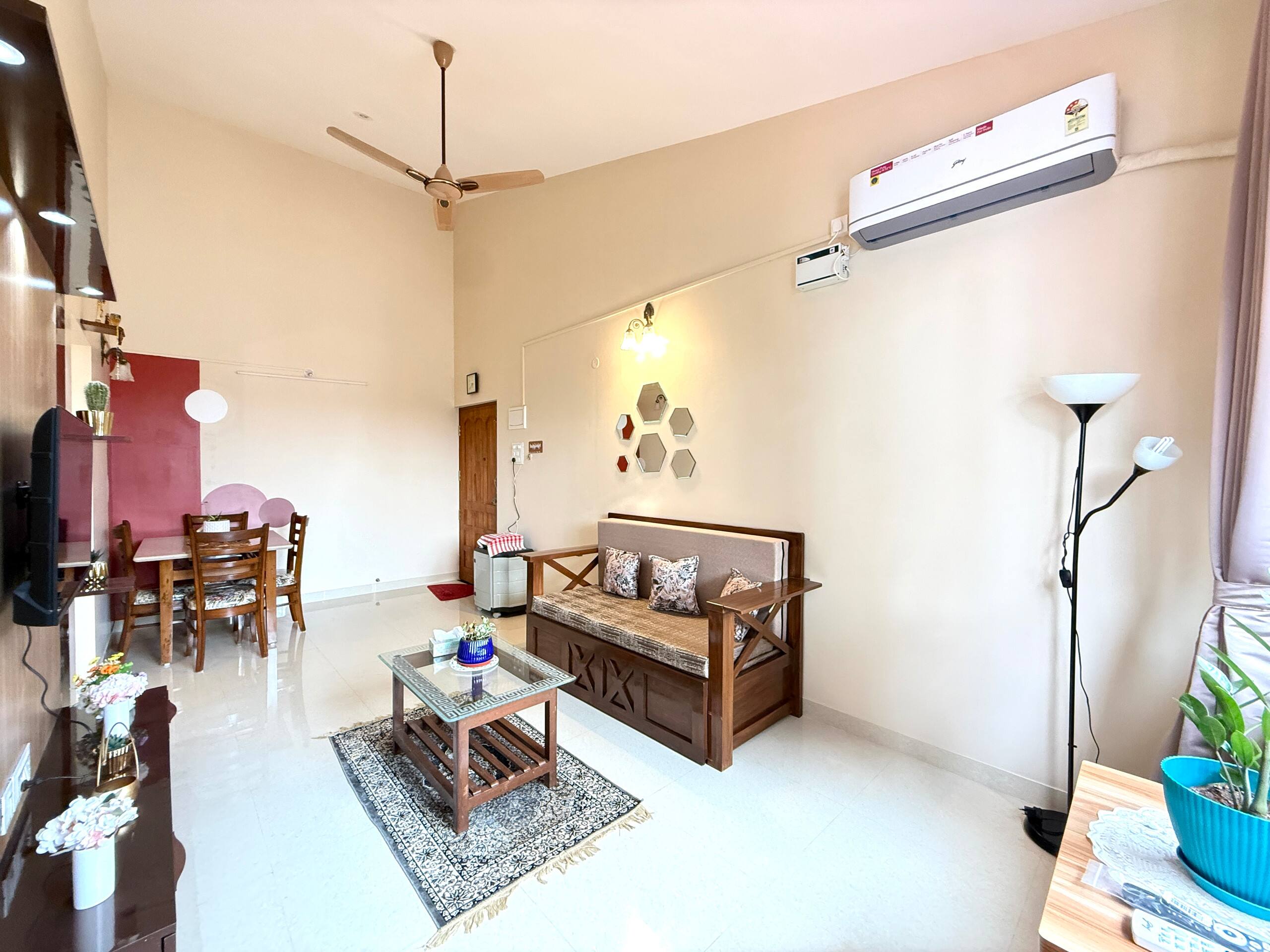 Pristine 1BHK |5 mins ride to beach|Kitchen|Wi-fi 9