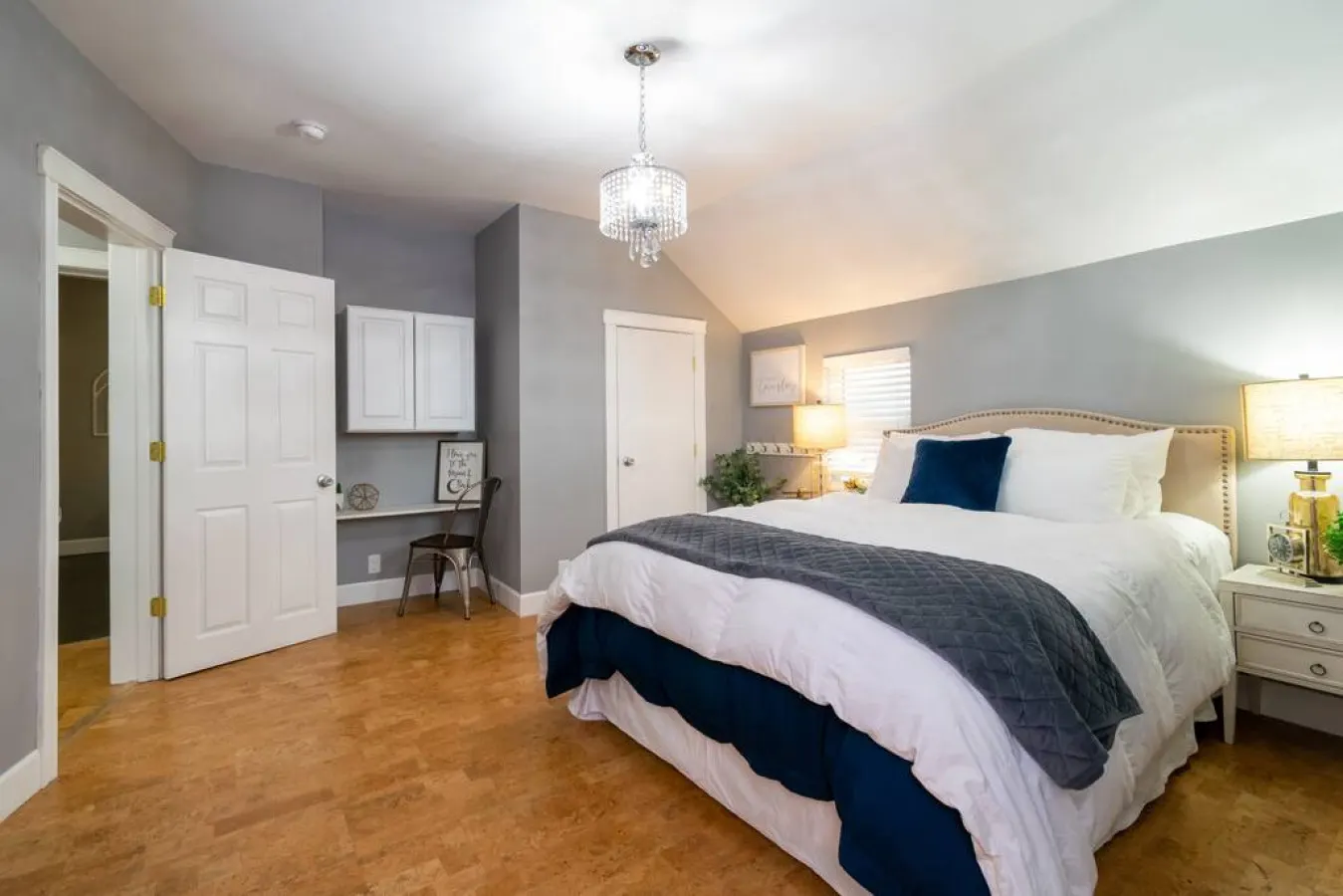 1890 Historic Montana Retreat Boutique Stay W & R 10