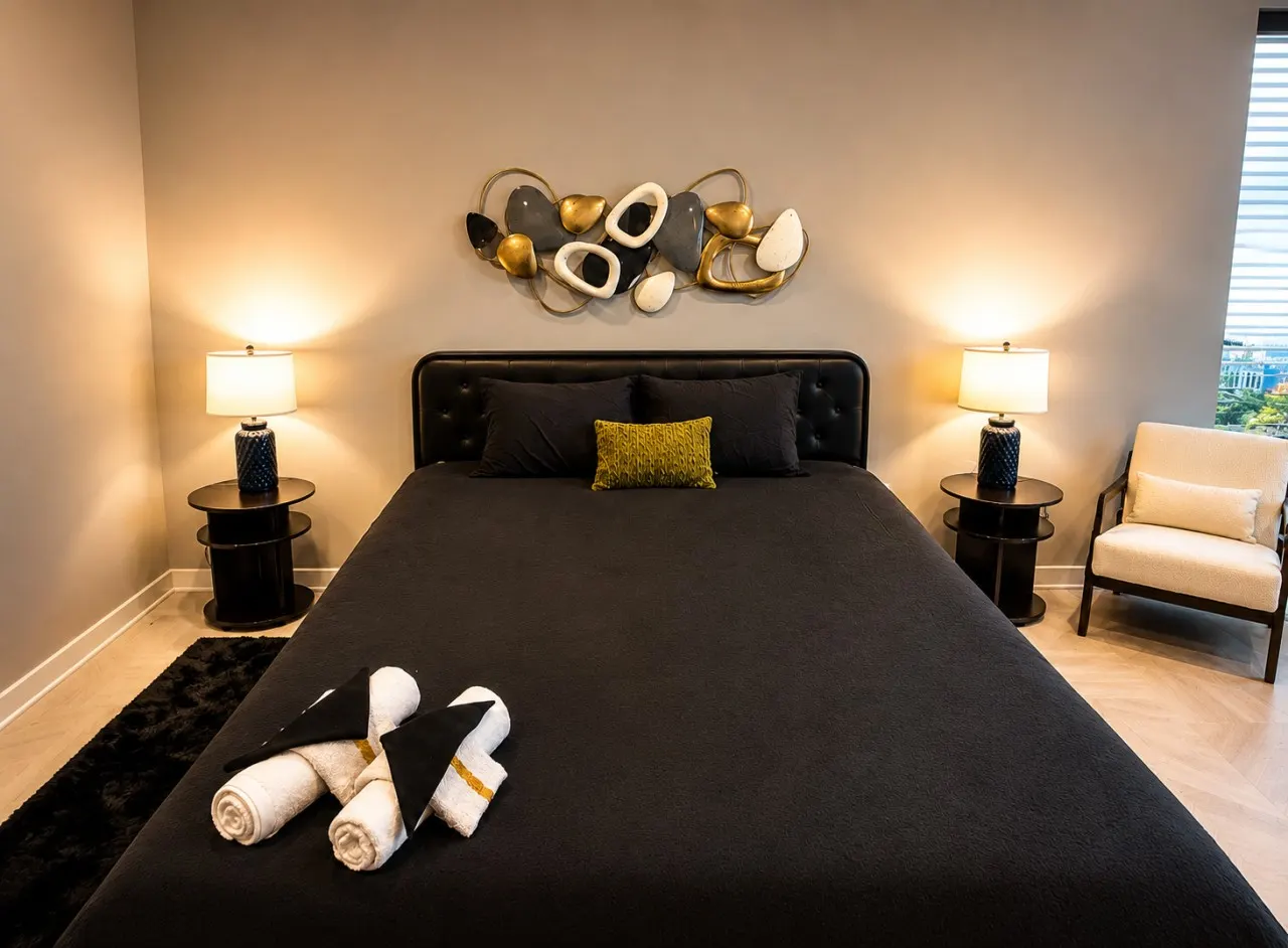 The Highline Home King + Queen 10