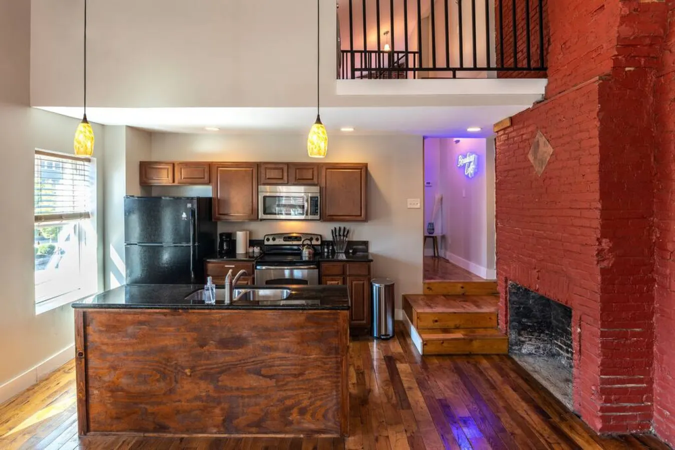 Broadway Suites - Stunning Downtown Condos 3