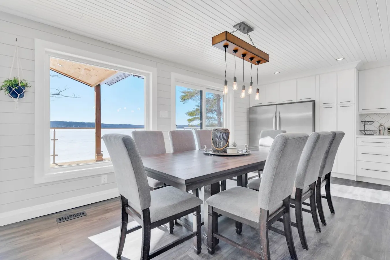 The North Shore - New - Waterfront -* Arcade * Hot tub * 12