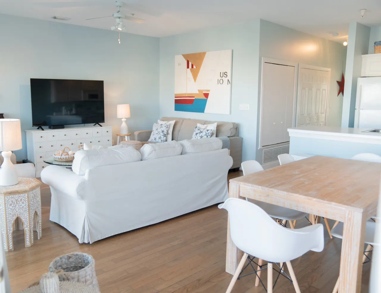Nautical Nest: 2 Bed 2 Ba Across from South Beach 9