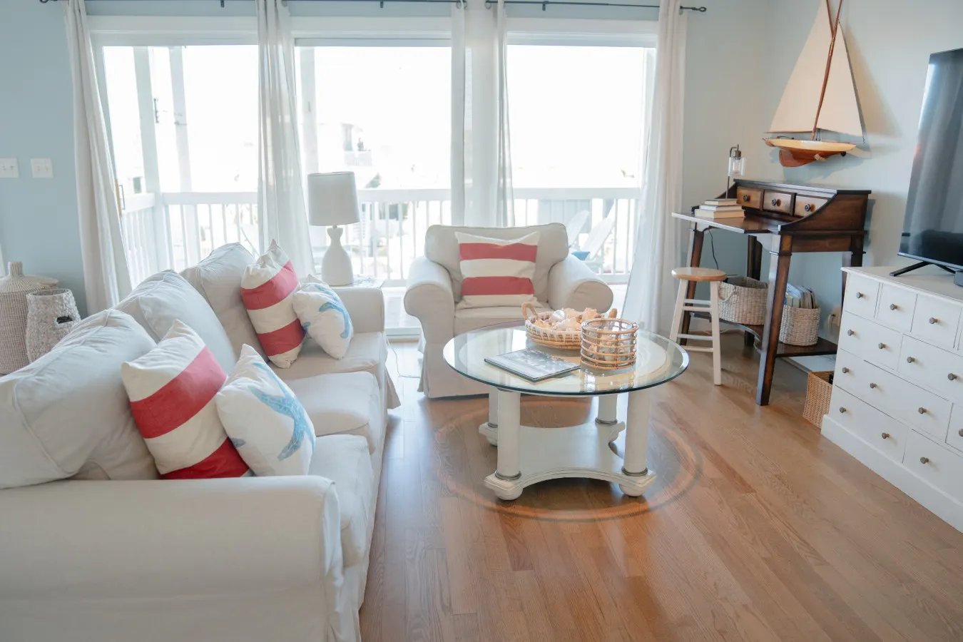 Nautical Nest: 2 Bed 2 Ba Across from South Beach 10