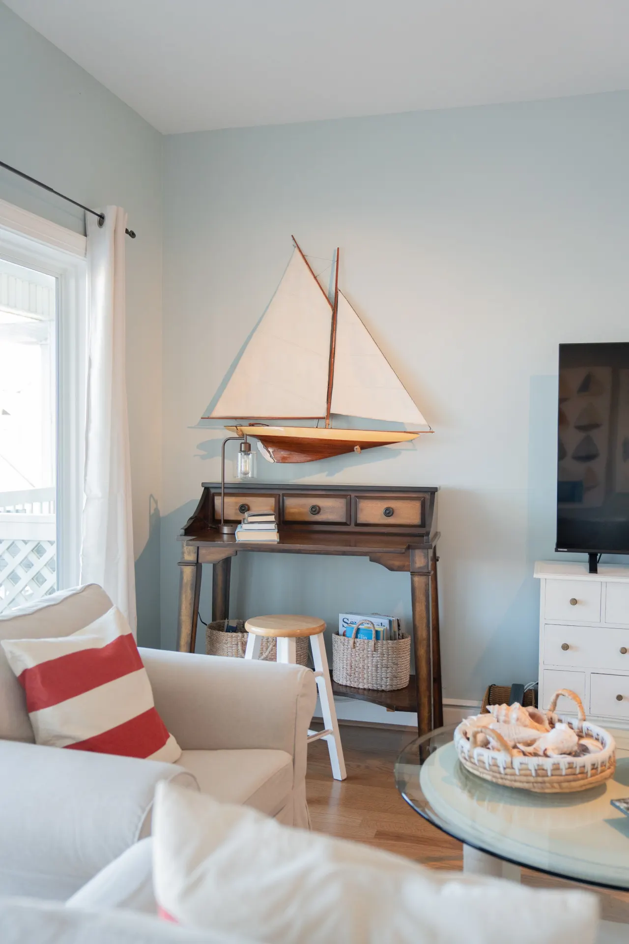 Nautical Nest: 2 Bed 2 Ba Across from South Beach 11