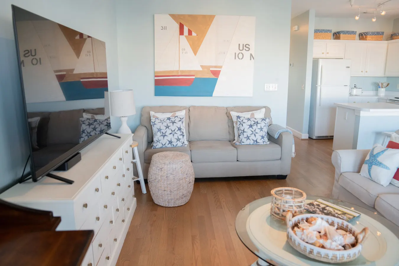 Nautical Nest: 2 Bed 2 Ba Across from South Beach 13