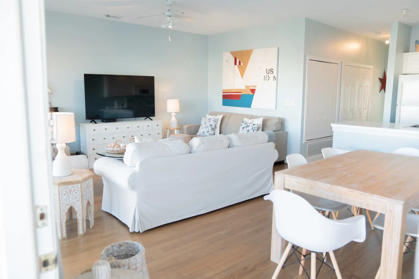 Nautical Nest: 2 Bed 2 Ba Across from South Beach 17