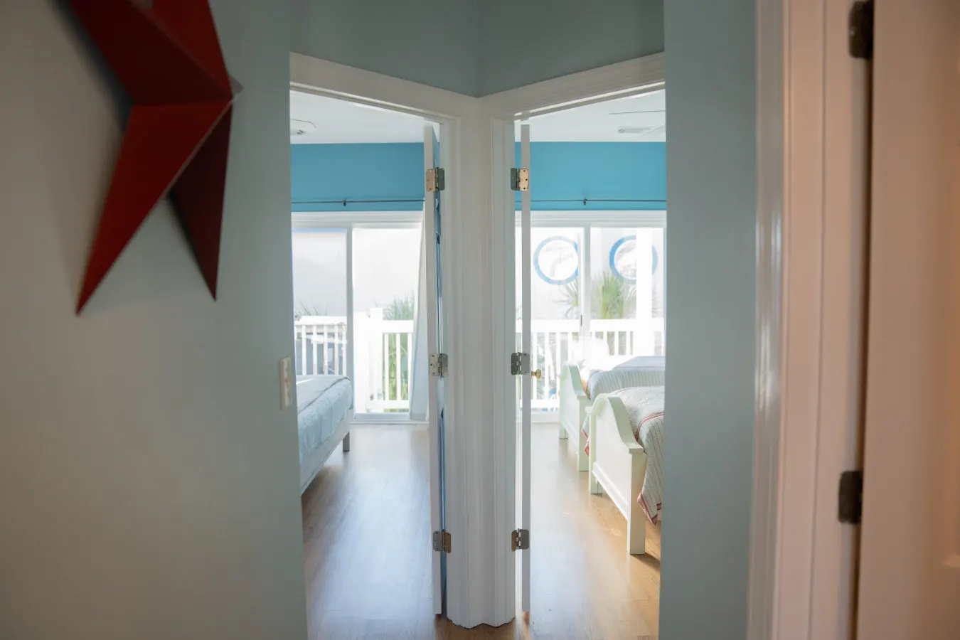 Nautical Nest: 2 Bed 2 Ba Across from South Beach 19