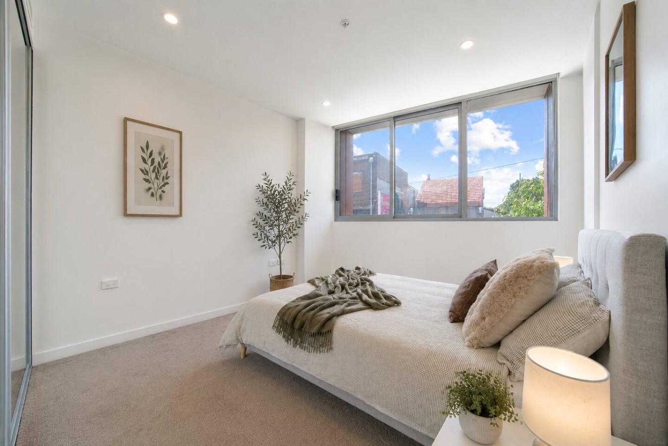 Lotus Oasis 1BR w/ Free Parking — photo 4