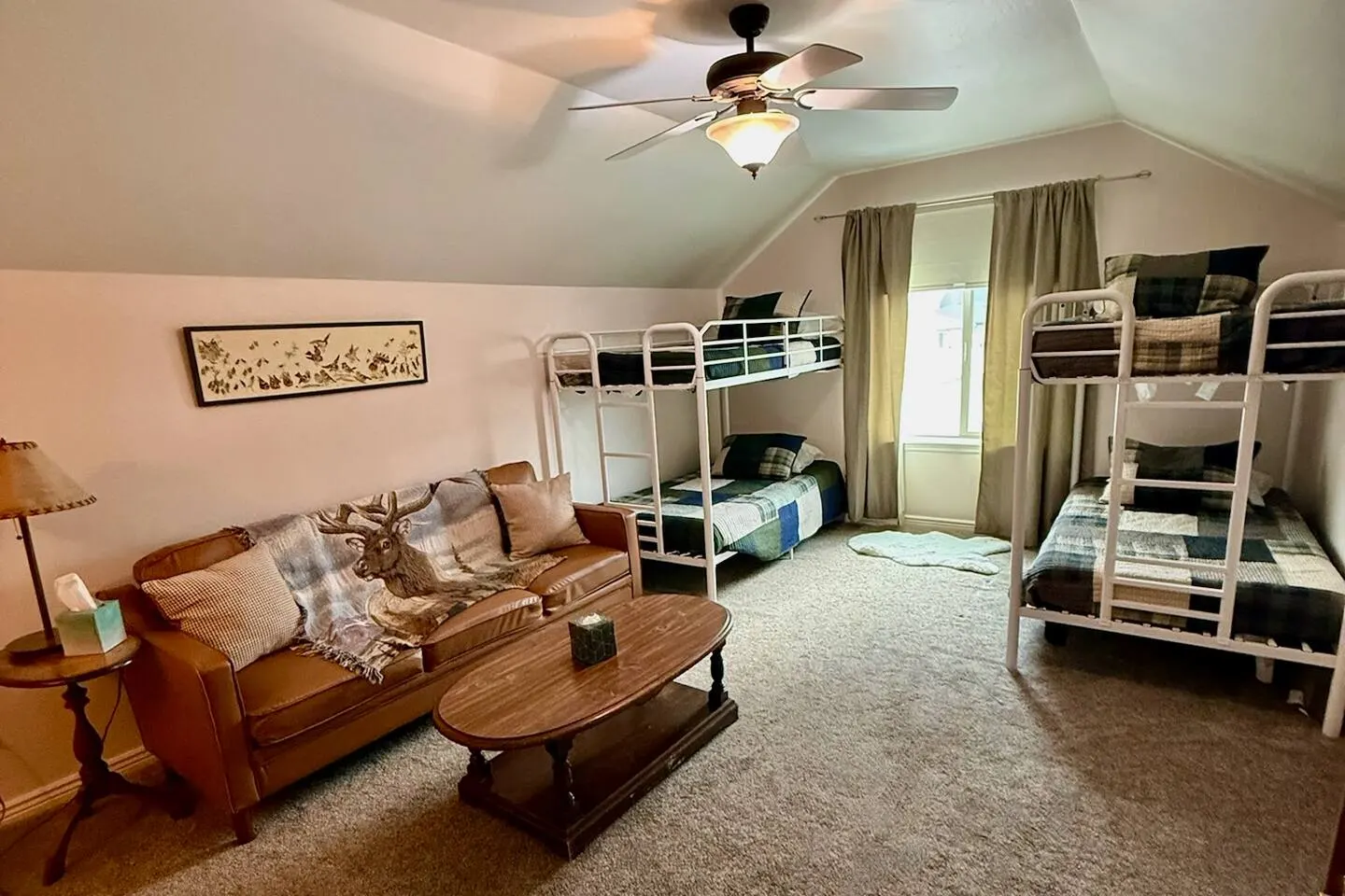 Creekside Retreat 7 Beds Close to Hiking 16