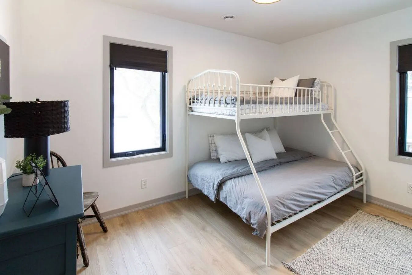 Walk to Downtown Picton, 4-bedroom; BEACH PASS INCLUDED! 13