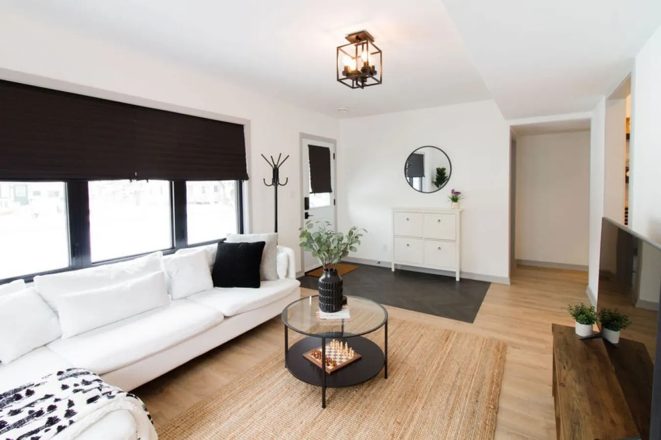 Walk to Downtown Picton, 4-bedroom; BEACH PASS INCLUDED! 15