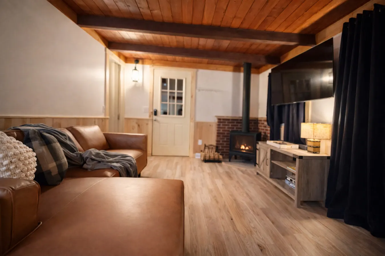 Hot Tub,King Bed,Dogs w/Pequawket Beach Access! 11