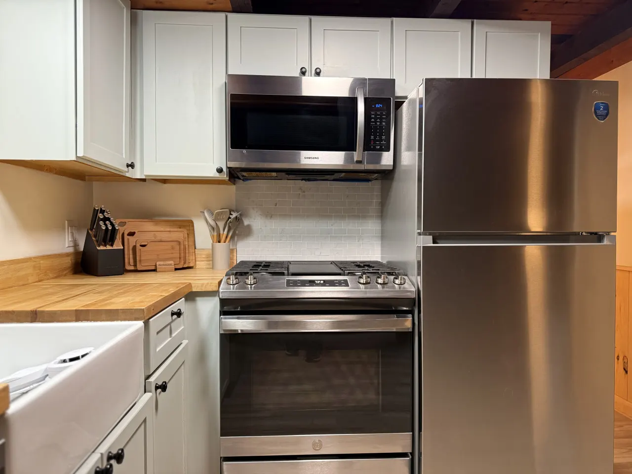 Hot Tub,King Bed,Dogs w/Pequawket Beach Access! 14
