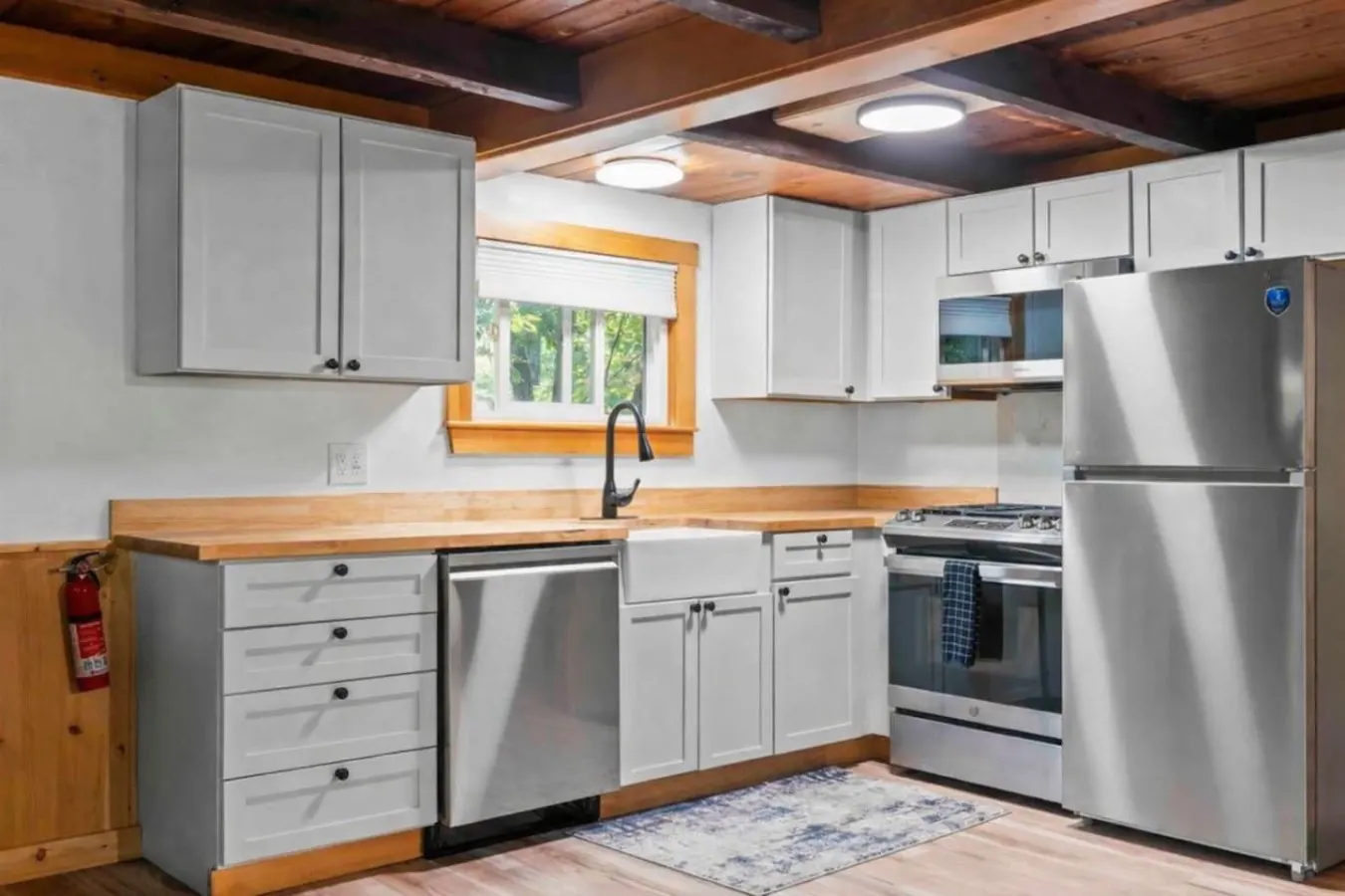 Hot Tub,King Bed,Dogs w/Pequawket Beach Access! 15