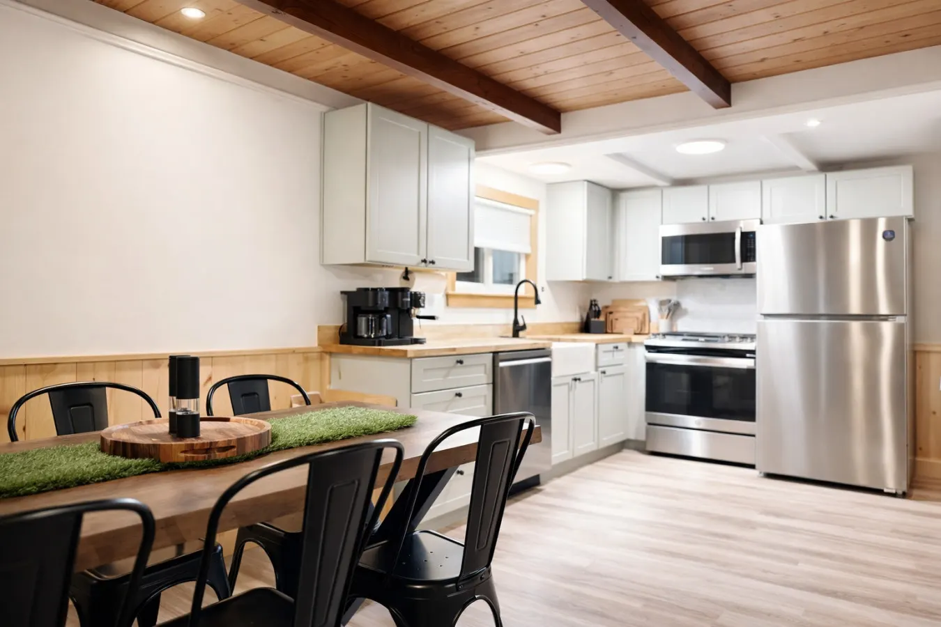 Hot Tub,King Bed,Dogs w/Pequawket Beach Access! 7
