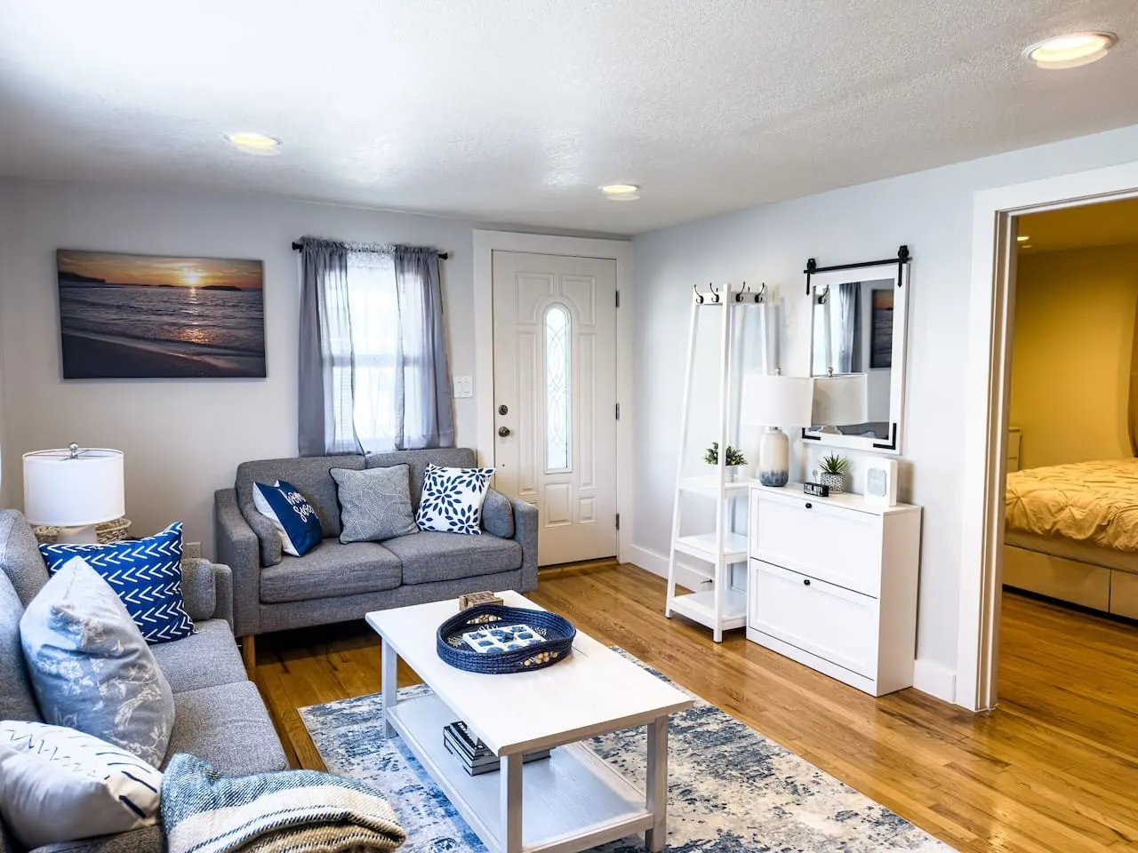 Erie's Heart and Soul - House in town, Sleeps 6! 9
