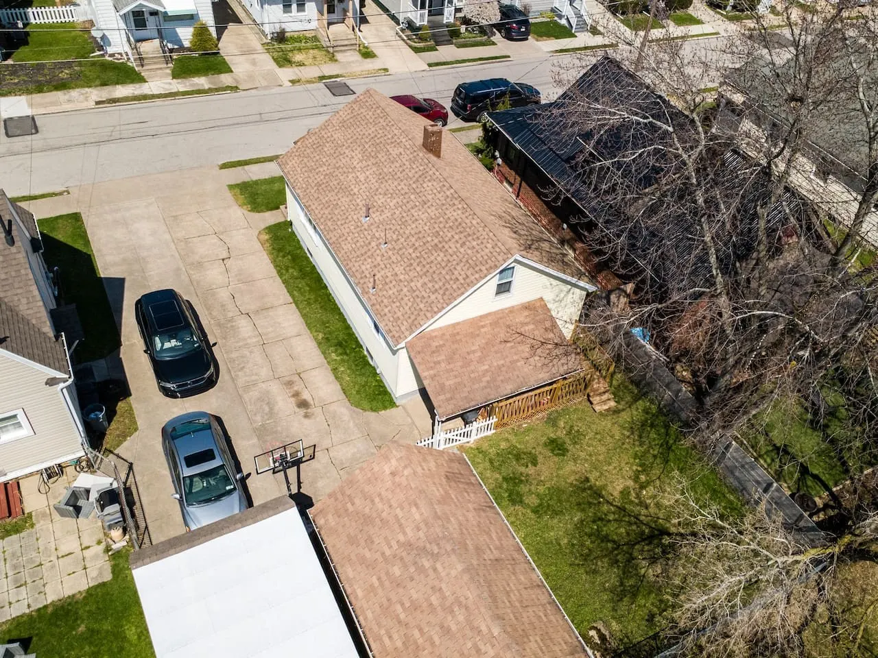Erie's Heart and Soul - House in town, Sleeps 6! 12